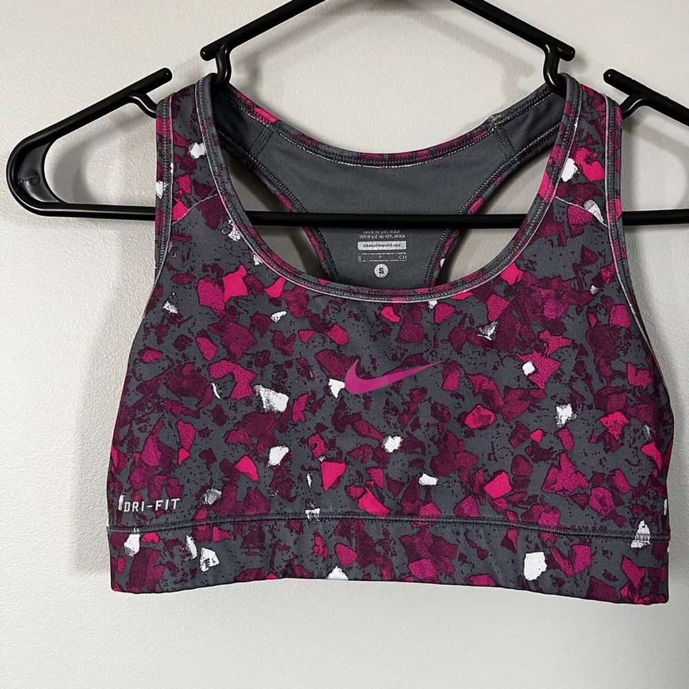 Nike Dri-Fit Sports Bra - Medium Hold Pink